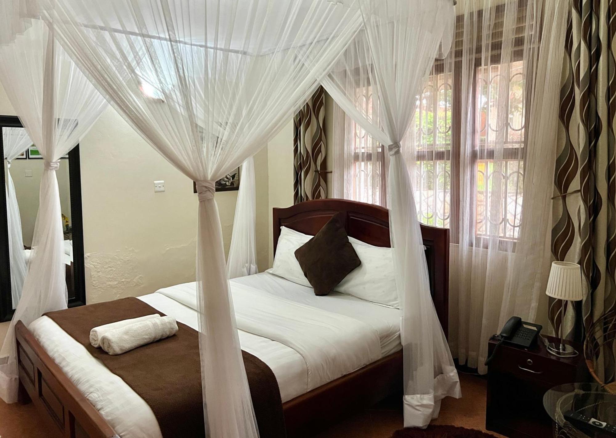 Hotel Sunset Entebbe